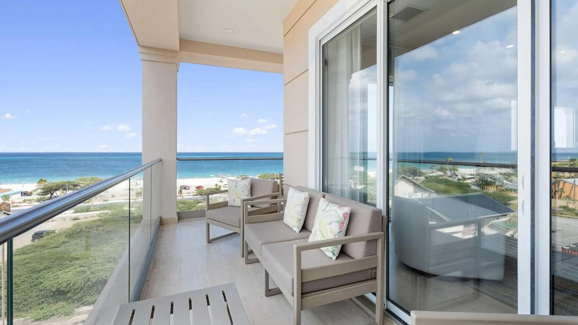 Beach View - Royal Beach View 2Br Condo - Lv509 Palm Beach