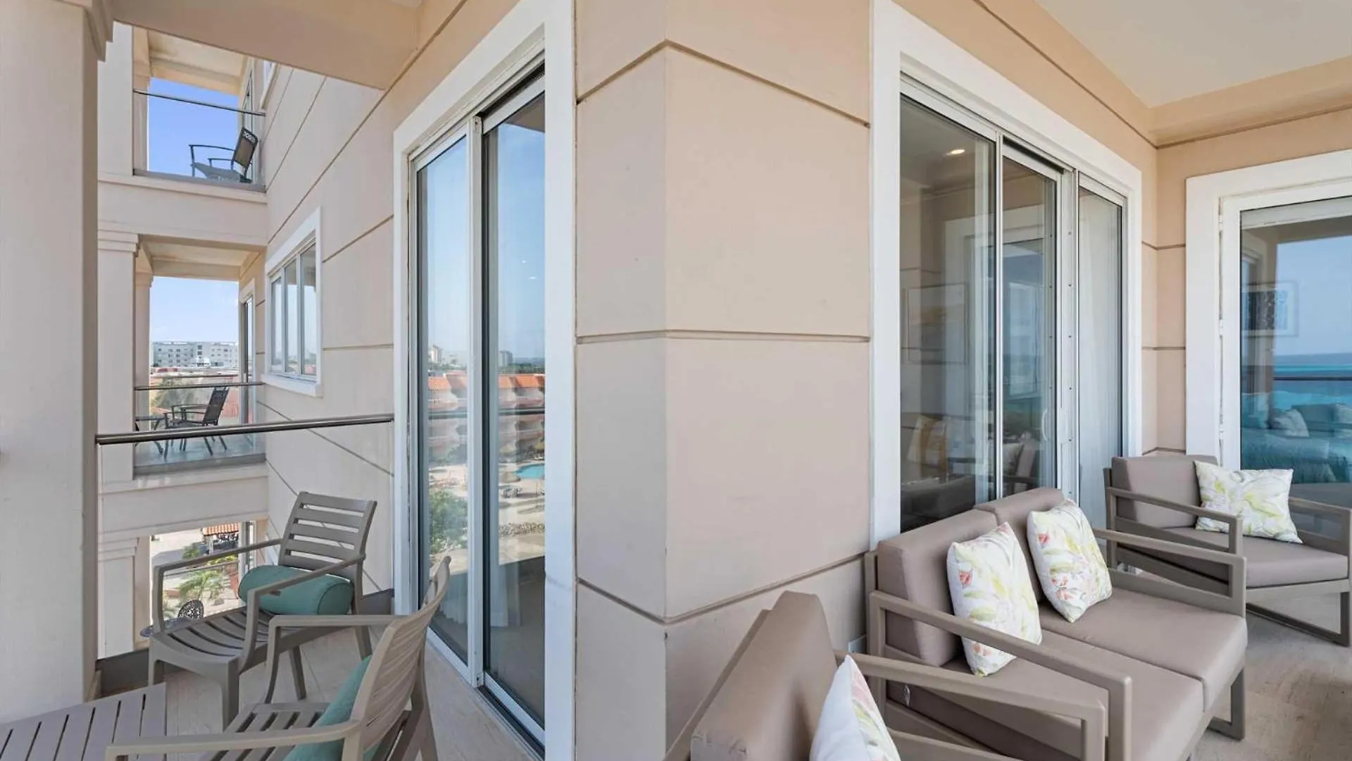 Beach View - Royal Beach View 2Br Condo - Lv509 Palm Beach Holiday home
