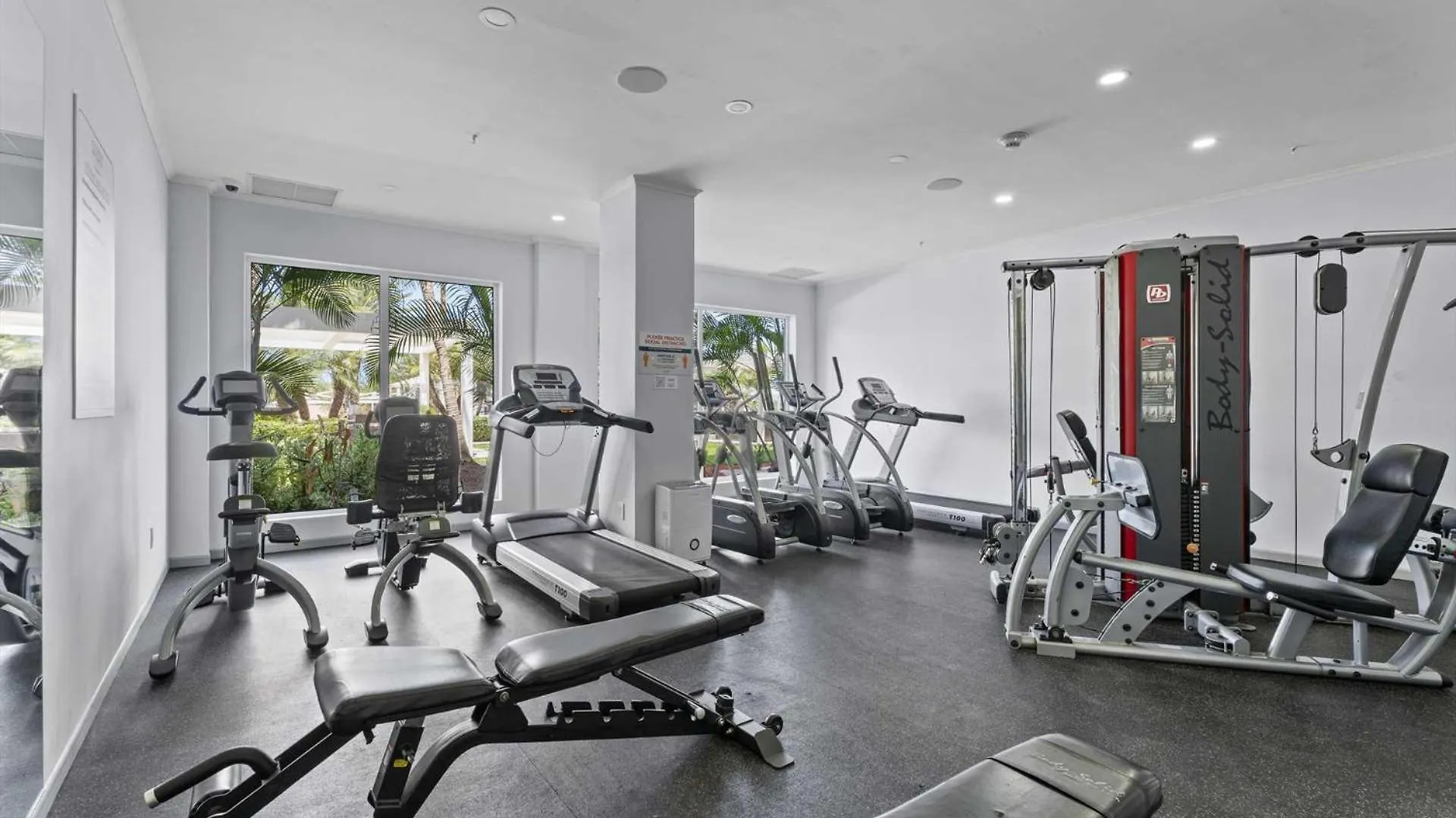 Beach View - Royal Beach View 2Br Condo - Lv509 Palm Beach
